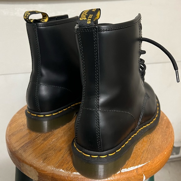 NWOT 1460 W BLACk Dr Martens size 7 - Picture 3 of 8